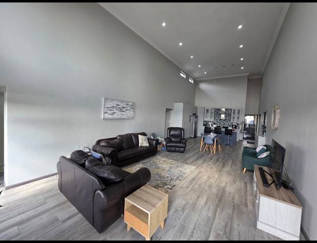 6 BEDROOM HOUSE FOR SALE IN MONTANA PARK